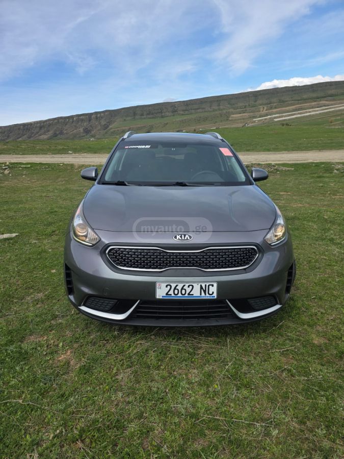 Kia Niro - фото 1