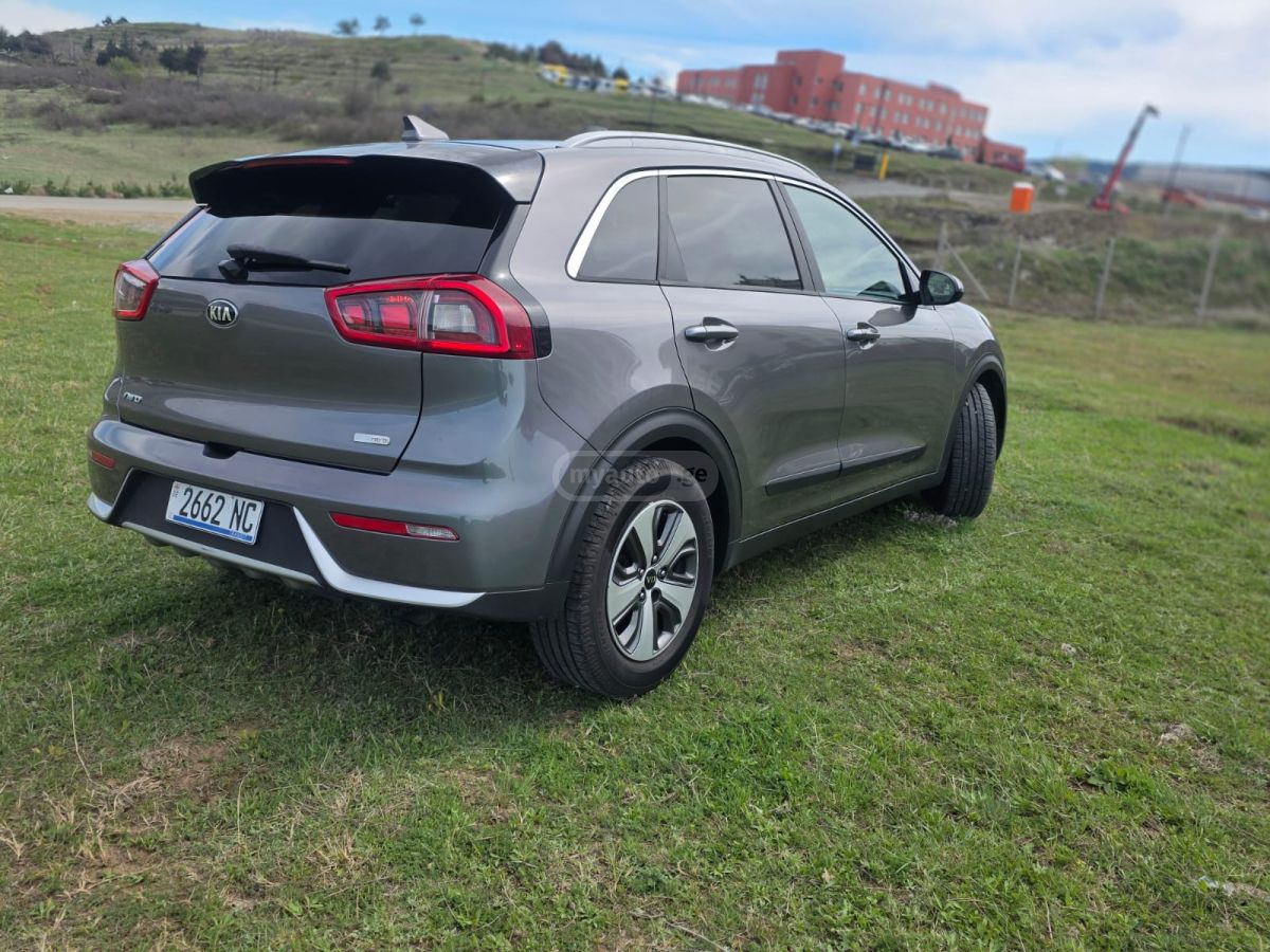 Kia Niro - фото 10