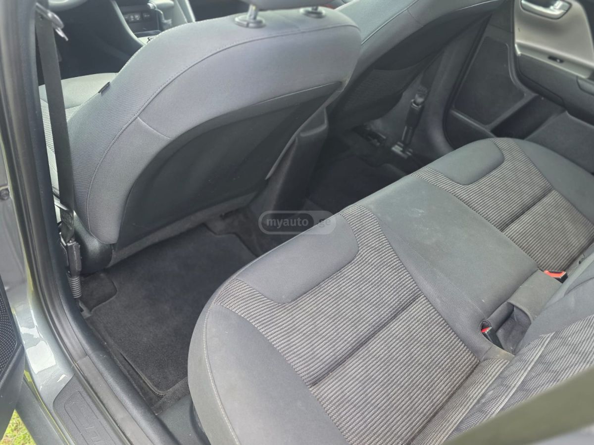 Kia Niro - фото 8