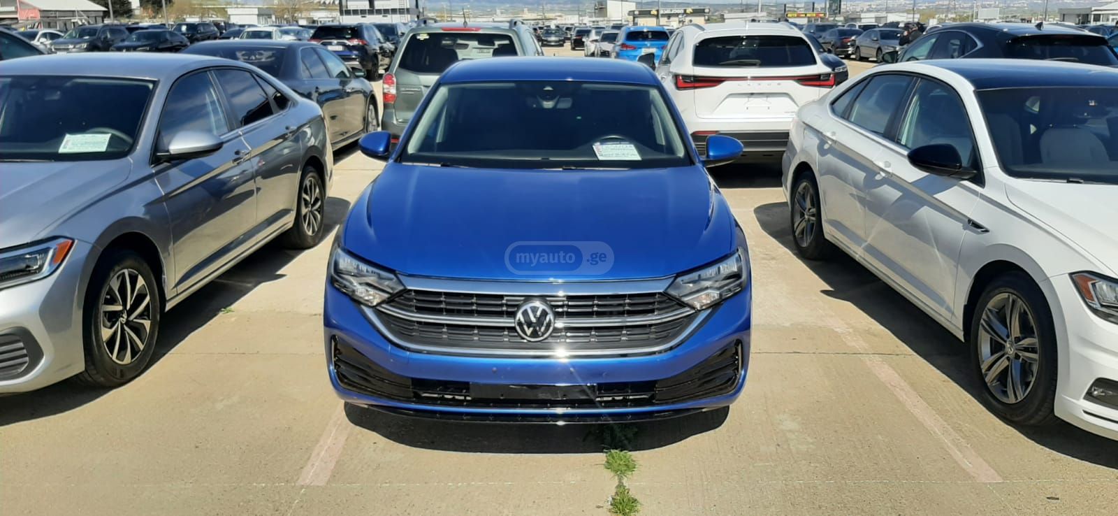 Volkswagen Jetta - фото 1