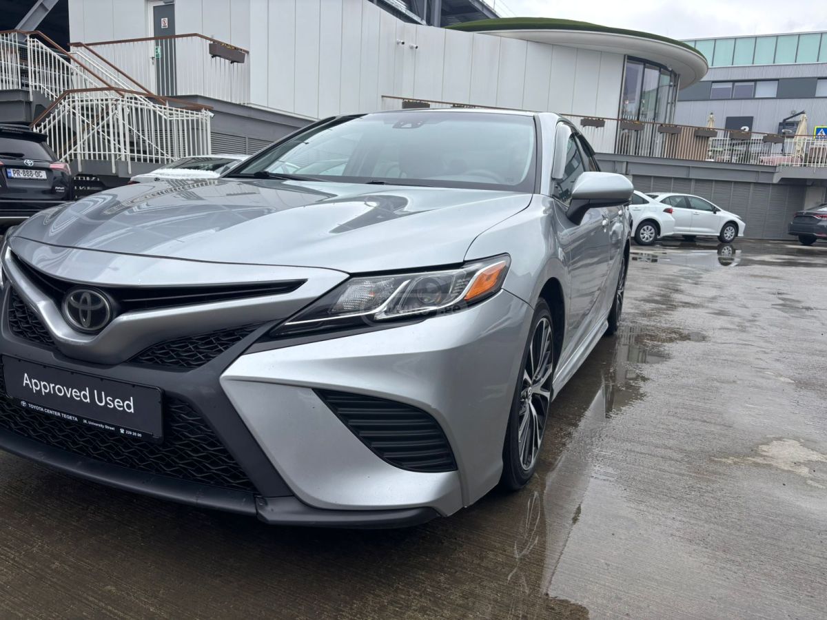 Toyota Camry - фото 3