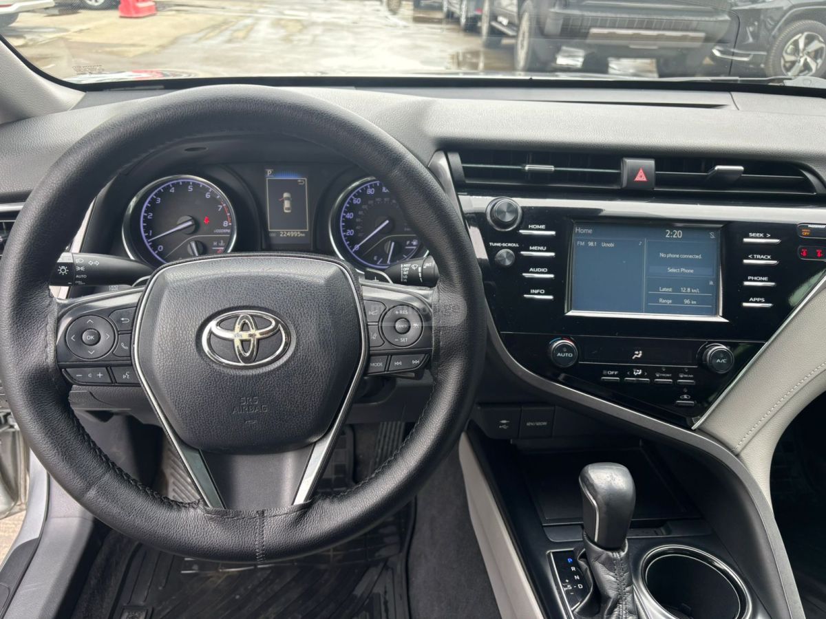 Toyota Camry - фото 4