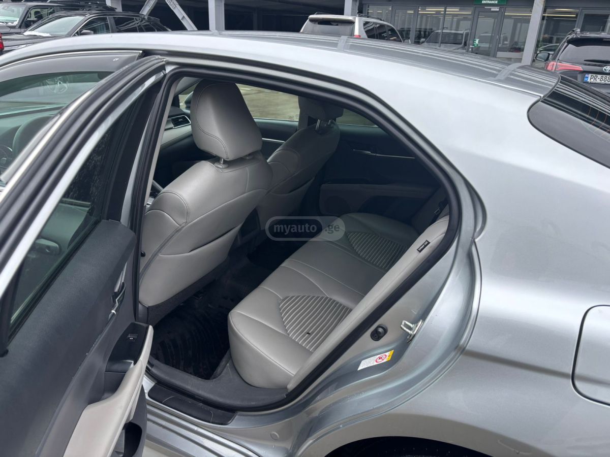 Toyota Camry - фото 7