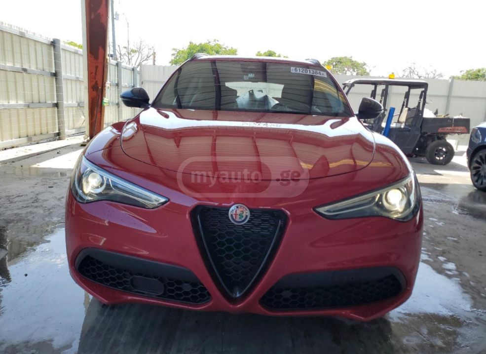 Alfa Romeo Stelvio - фото 1