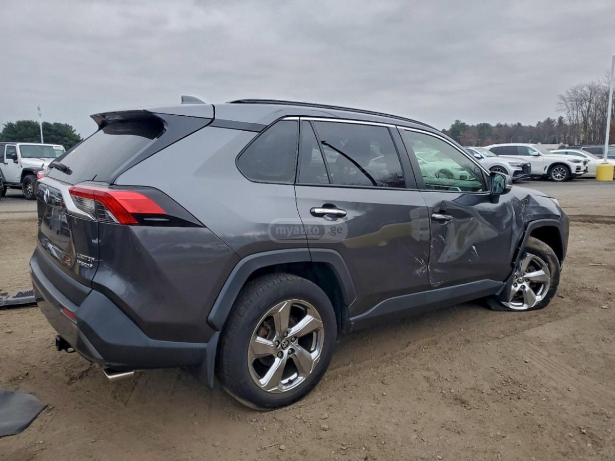 Toyota RAV 4 - фото 3