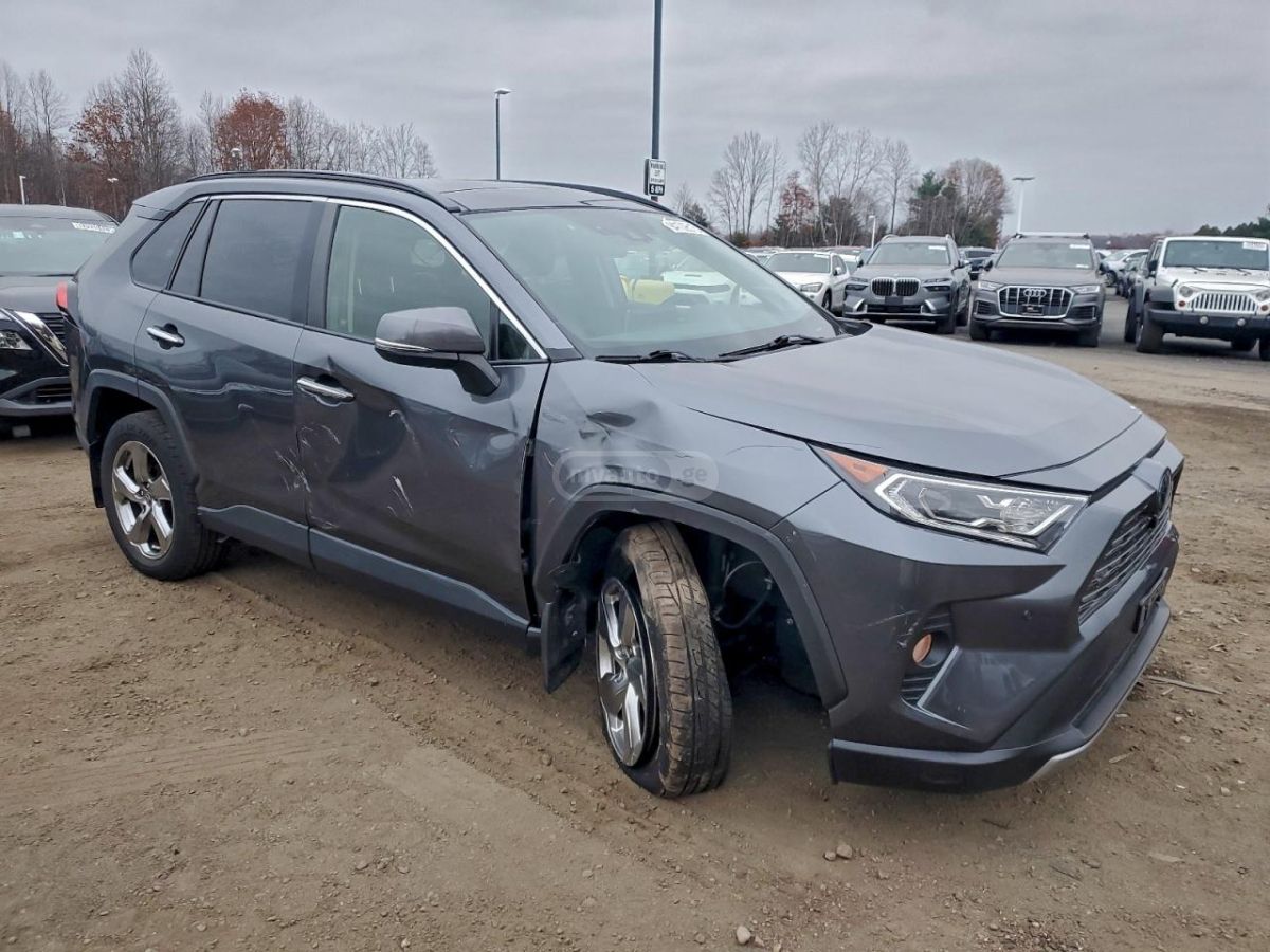 Toyota RAV 4 - фото 4