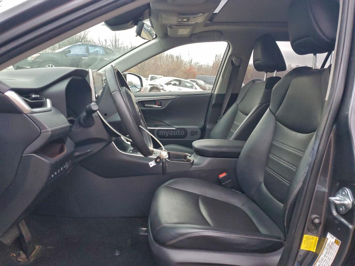 Toyota RAV 4 - фото 7