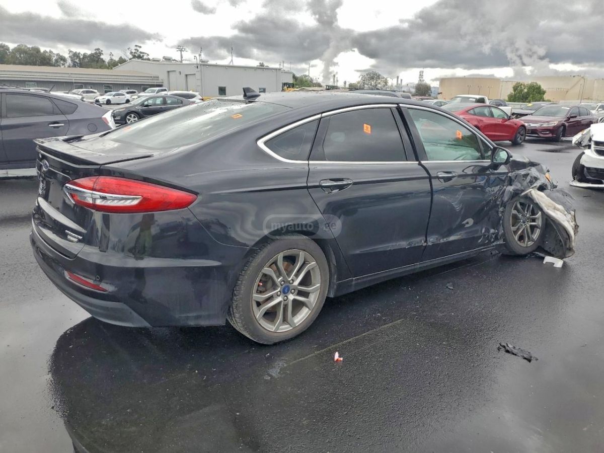 Ford Fusion - фото 3