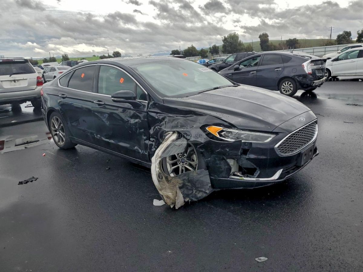 Ford Fusion - фото 4