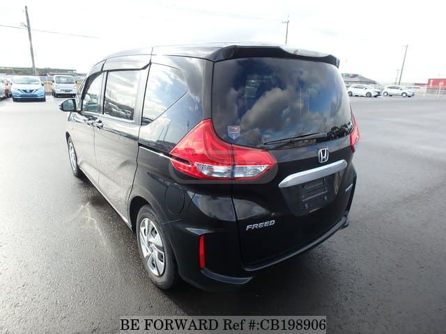 Honda Freed - фото 2