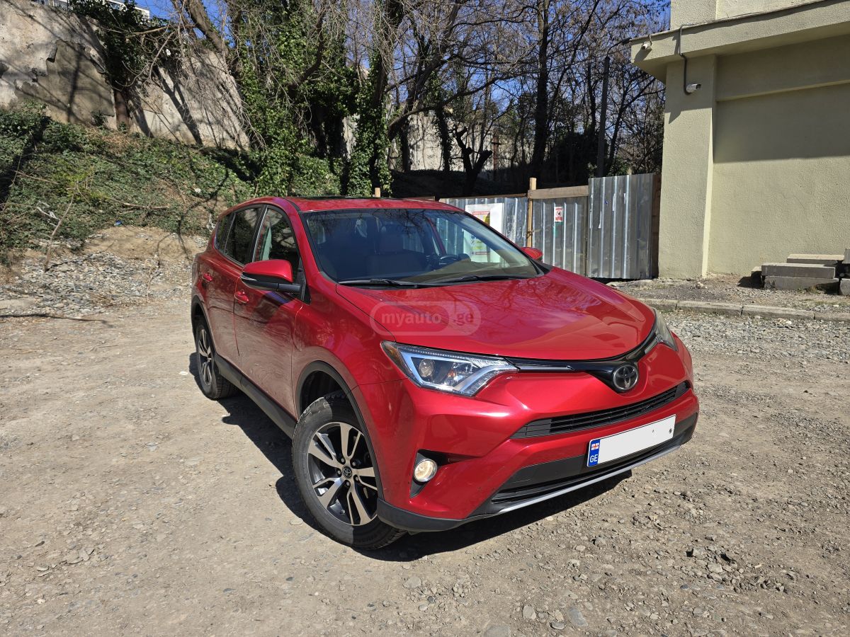 Toyota RAV 4 - фото 1