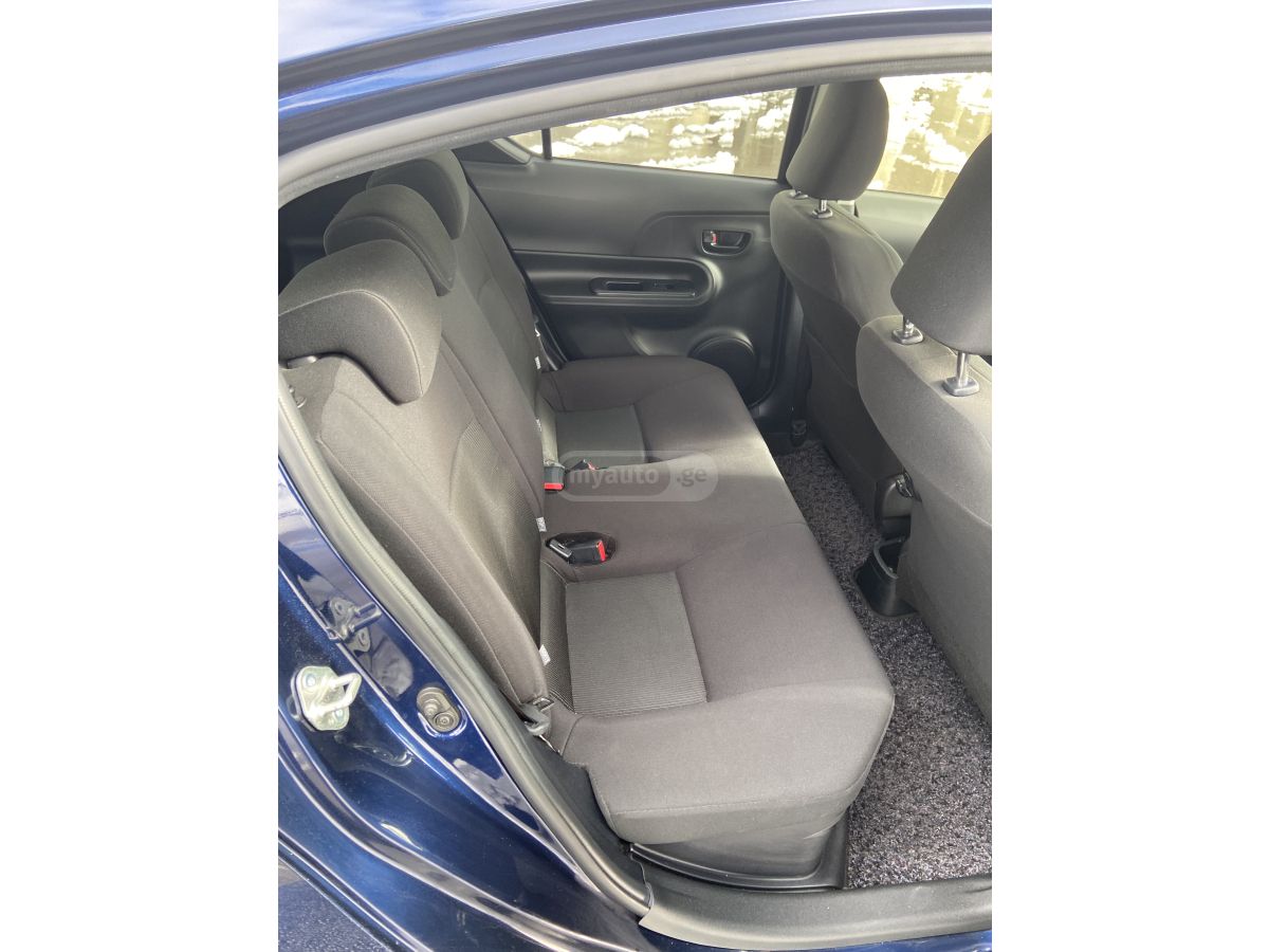 Toyota Aqua - фото 11