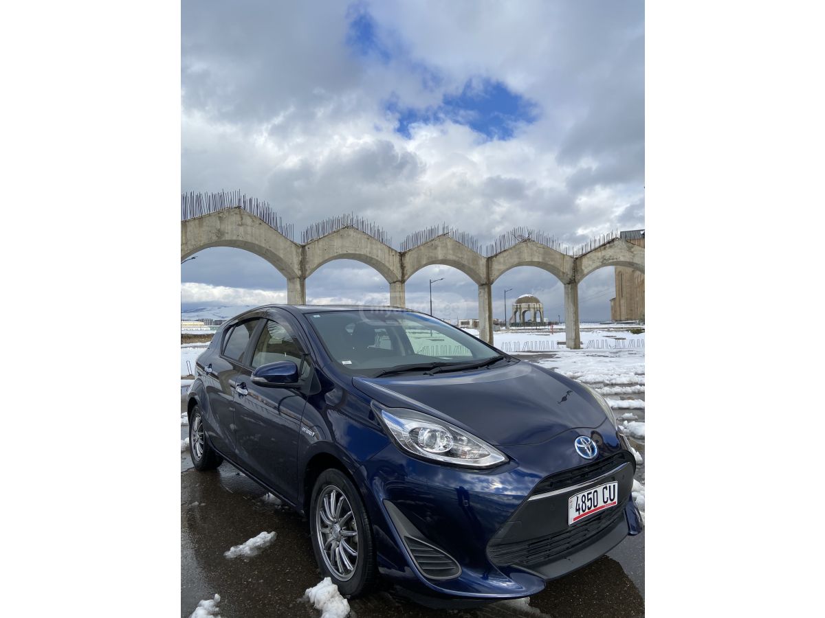 Toyota Aqua - фото 3