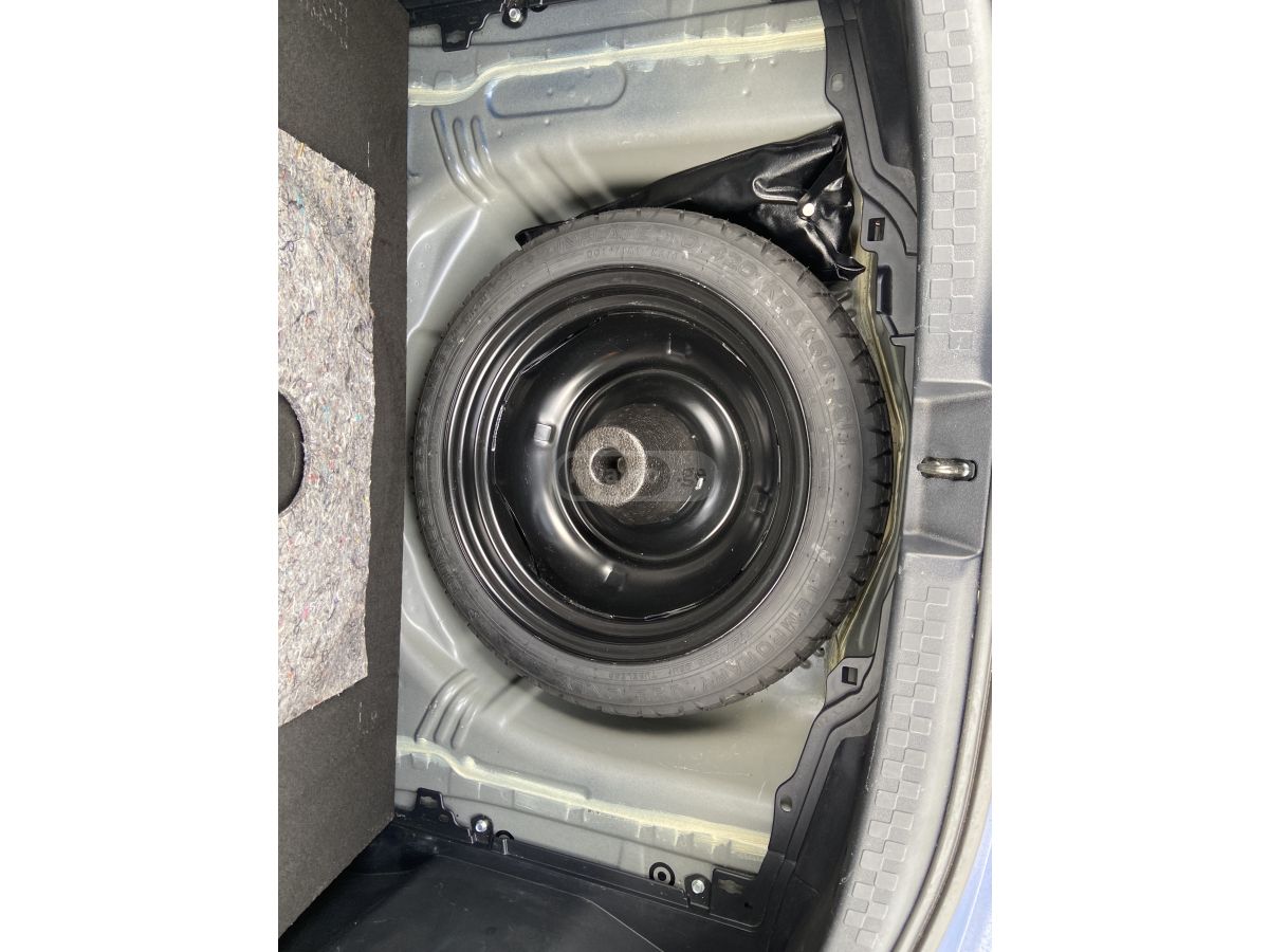 Toyota Aqua - фото 8