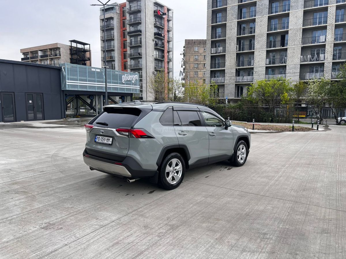 Toyota RAV 4 - фото 3