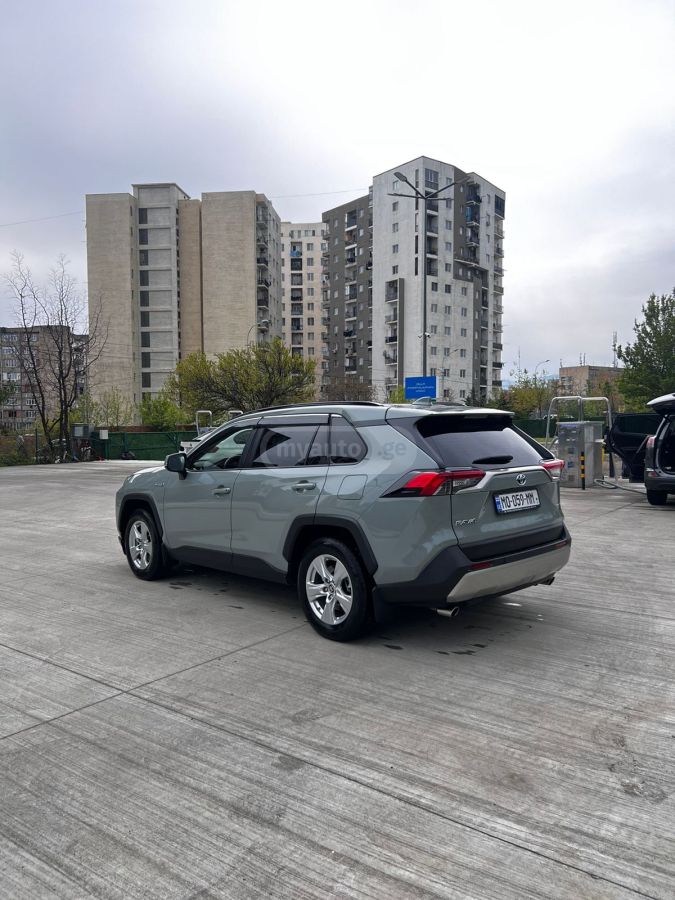 Toyota RAV 4 - фото 4