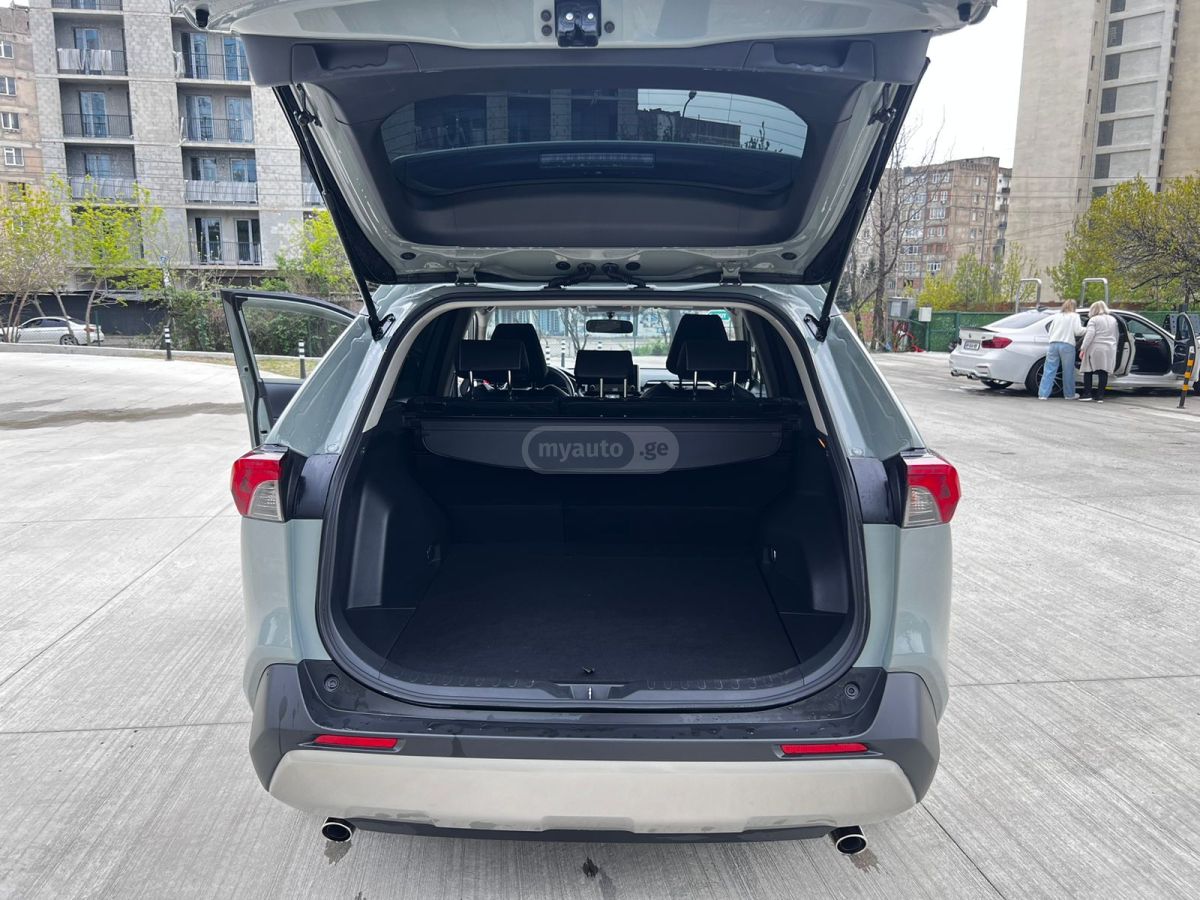 Toyota RAV 4 - фото 5