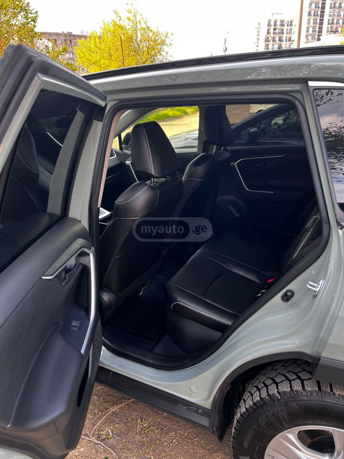 Toyota RAV 4 - фото 7