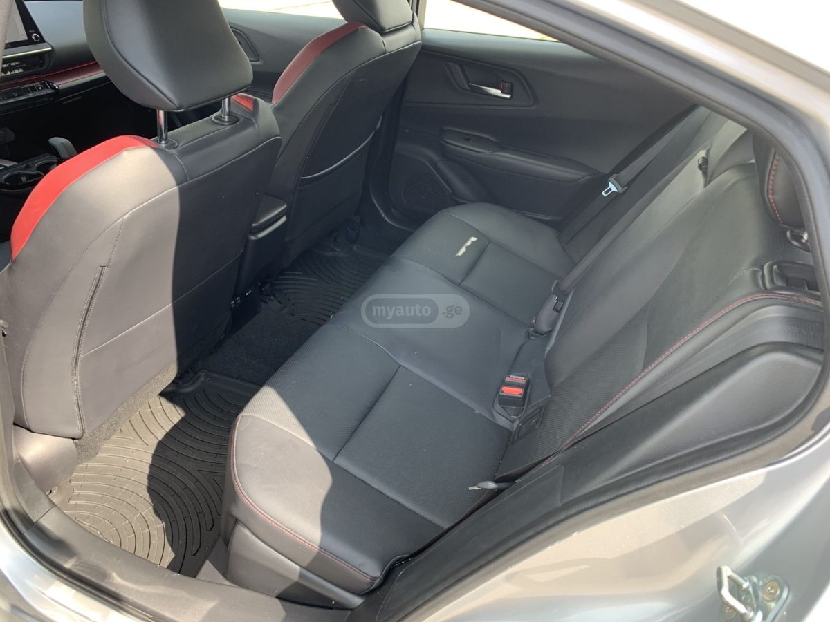 Toyota Prius Prime XSE 2024 — миниатюра 8