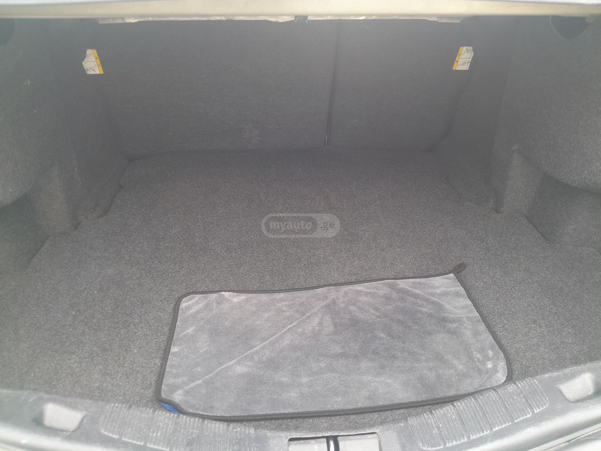 Ford Fusion - фото 9