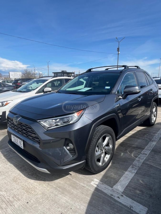 Toyota RAV 4 - фото 1