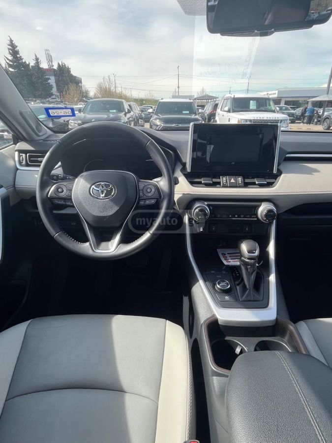 Toyota RAV 4 - фото 7