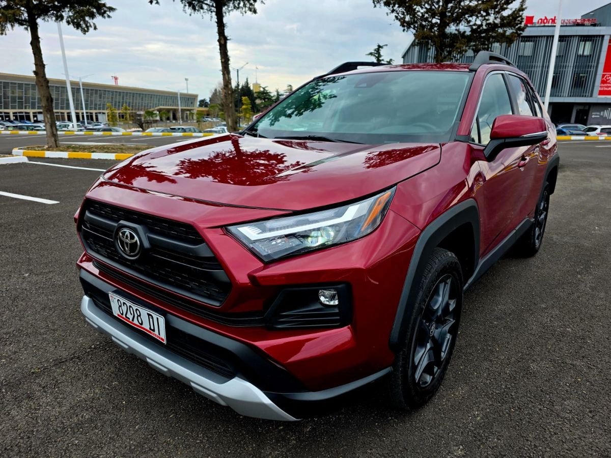 Toyota Adventure 4dr All-Wheel Drive — миниатюра 1