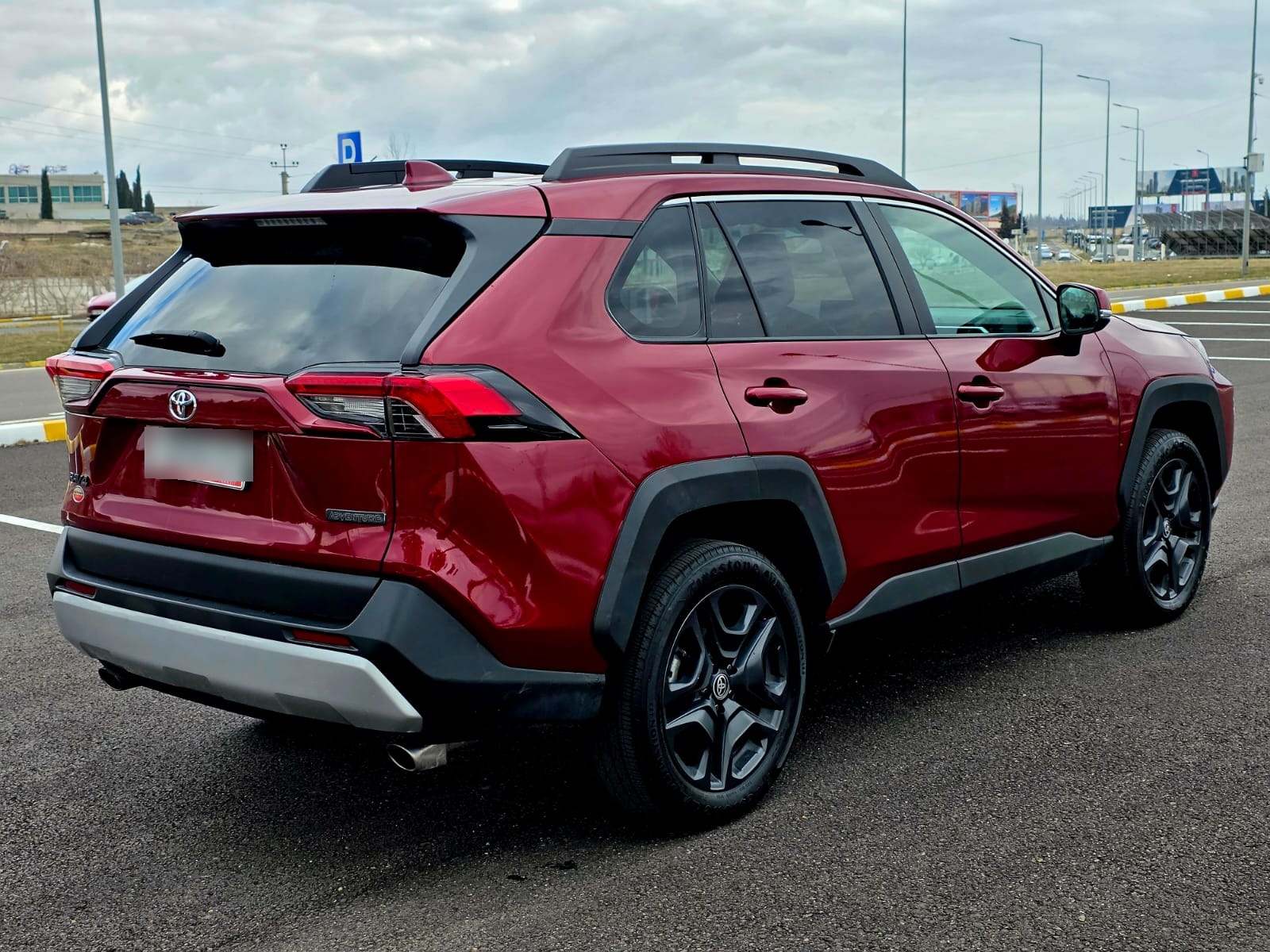 Toyota Adventure 4dr All-Wheel Drive — миниатюра 6