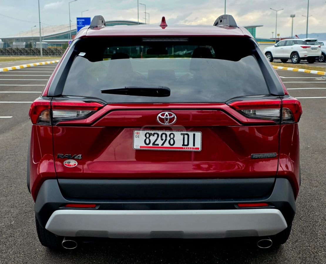 Toyota Adventure 4dr All-Wheel Drive — миниатюра 7