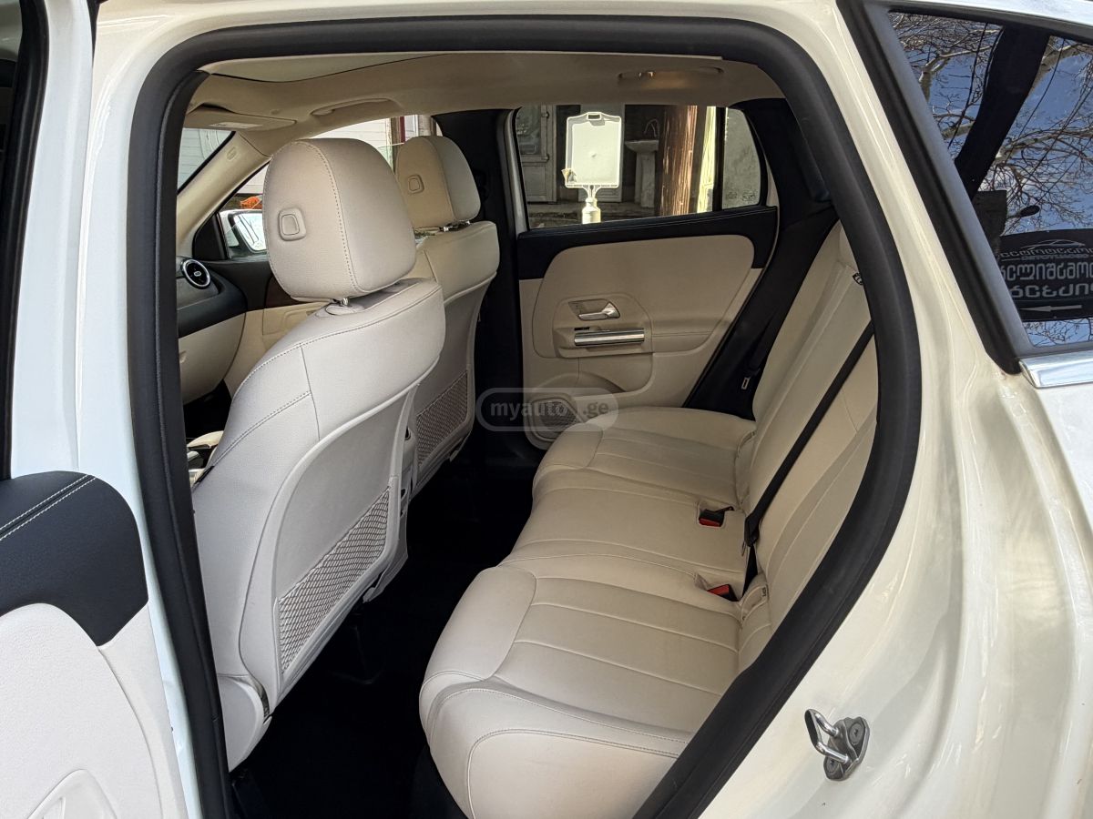 Mercedes-Benz Base GLA 250 4dr All-Wheel Dri — миниатюра 10