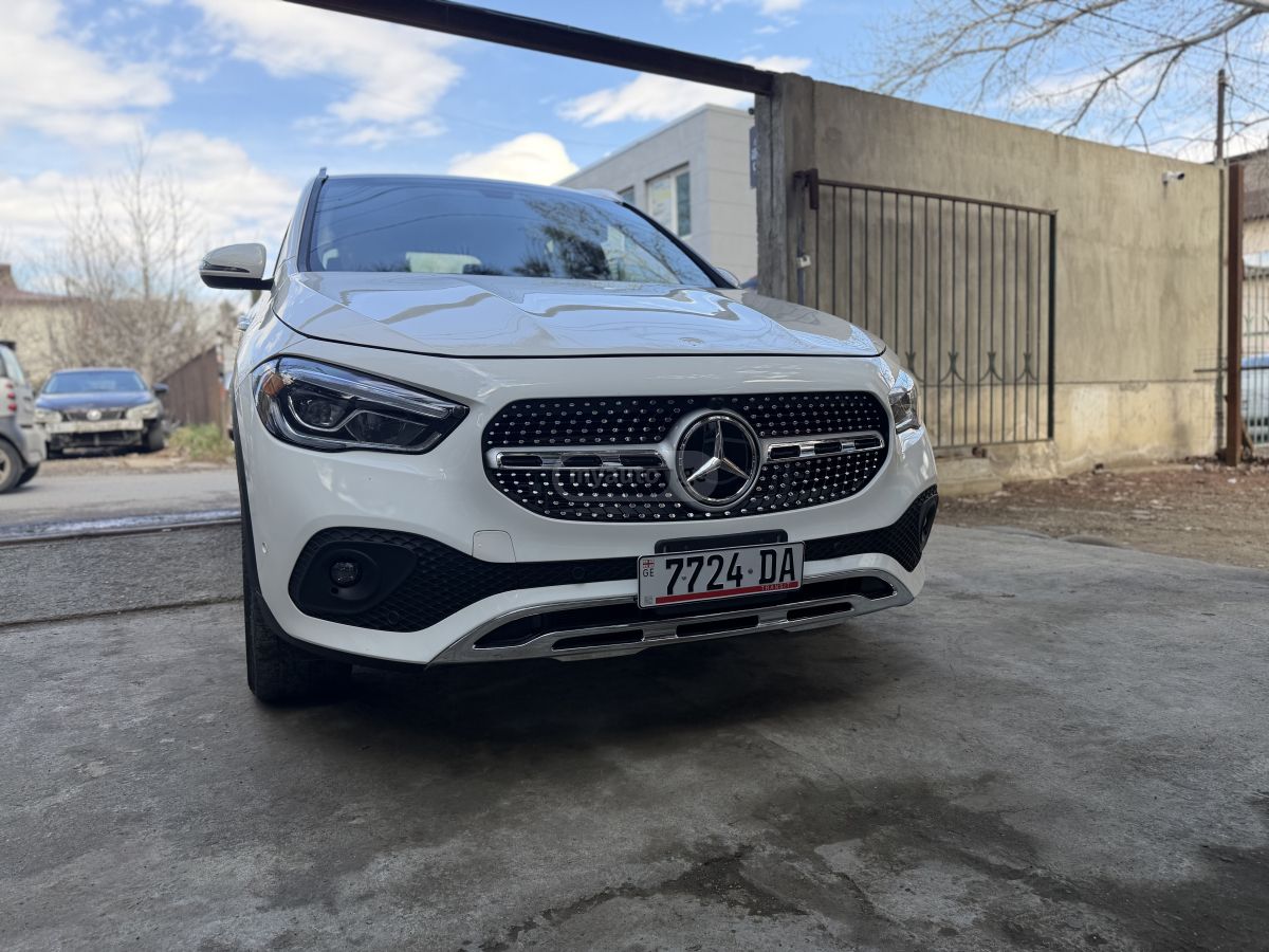 Mercedes-Benz Base GLA 250 4dr All-Wheel Dri — миниатюра 2