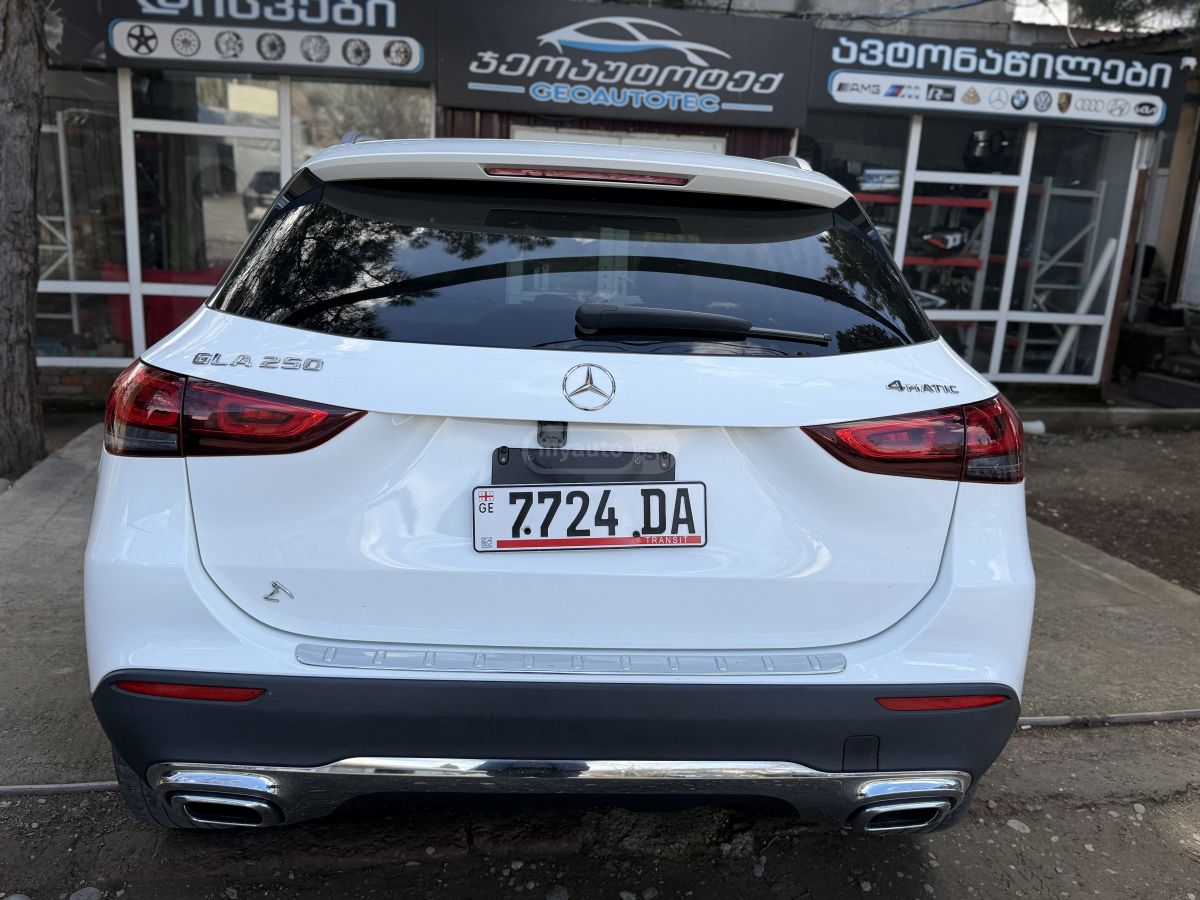 Mercedes-Benz Base GLA 250 4dr All-Wheel Dri — миниатюра 6