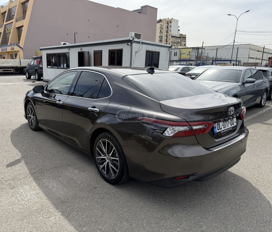Toyota Camry - фото 4