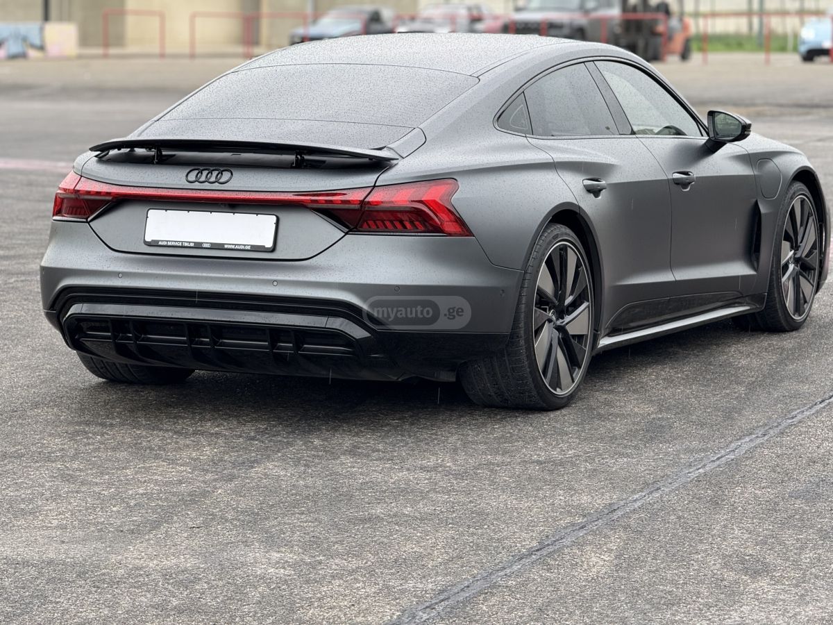 Audi RS e-tron GT - фото 2