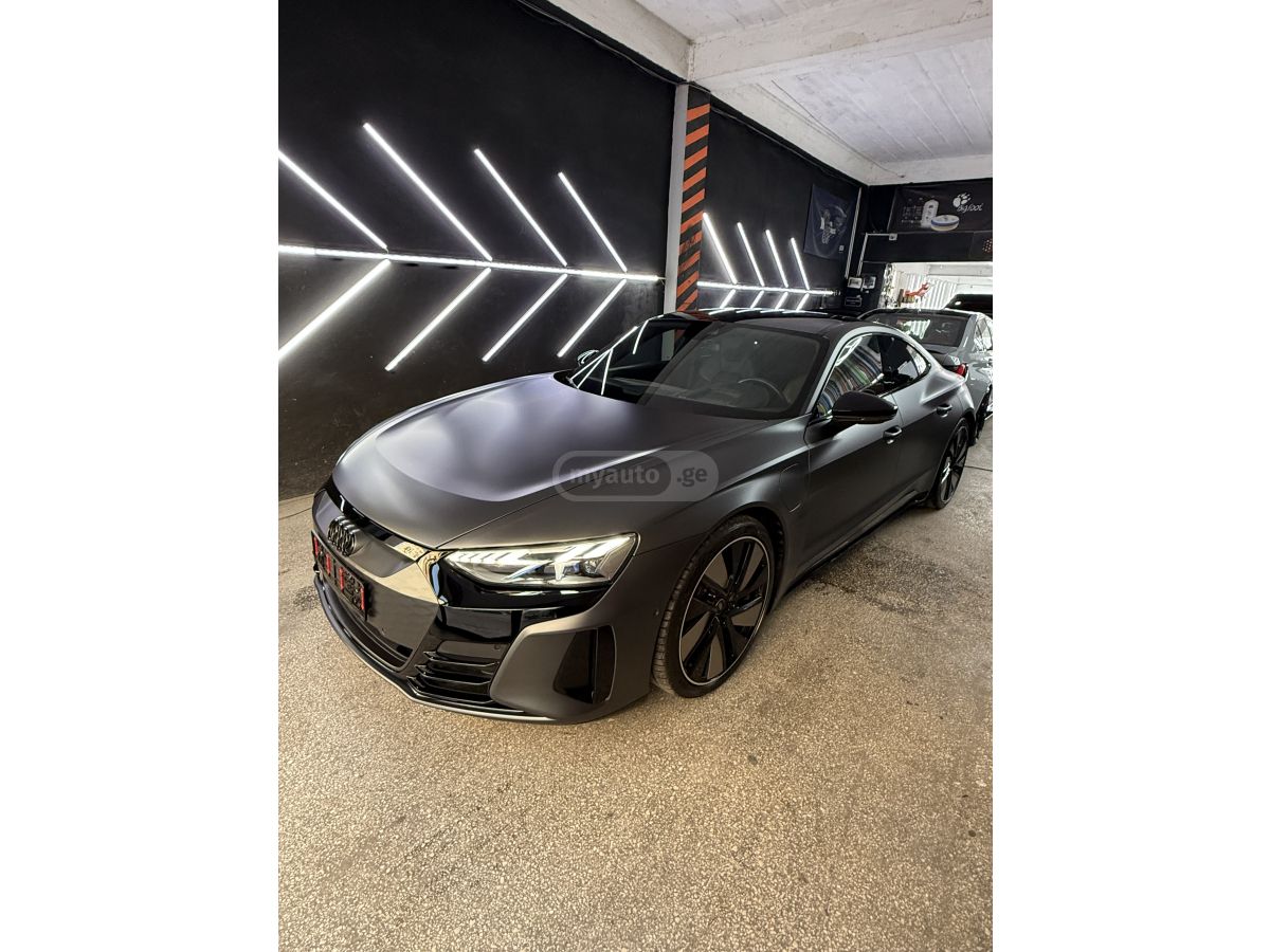 Audi RS e-tron GT - фото 6