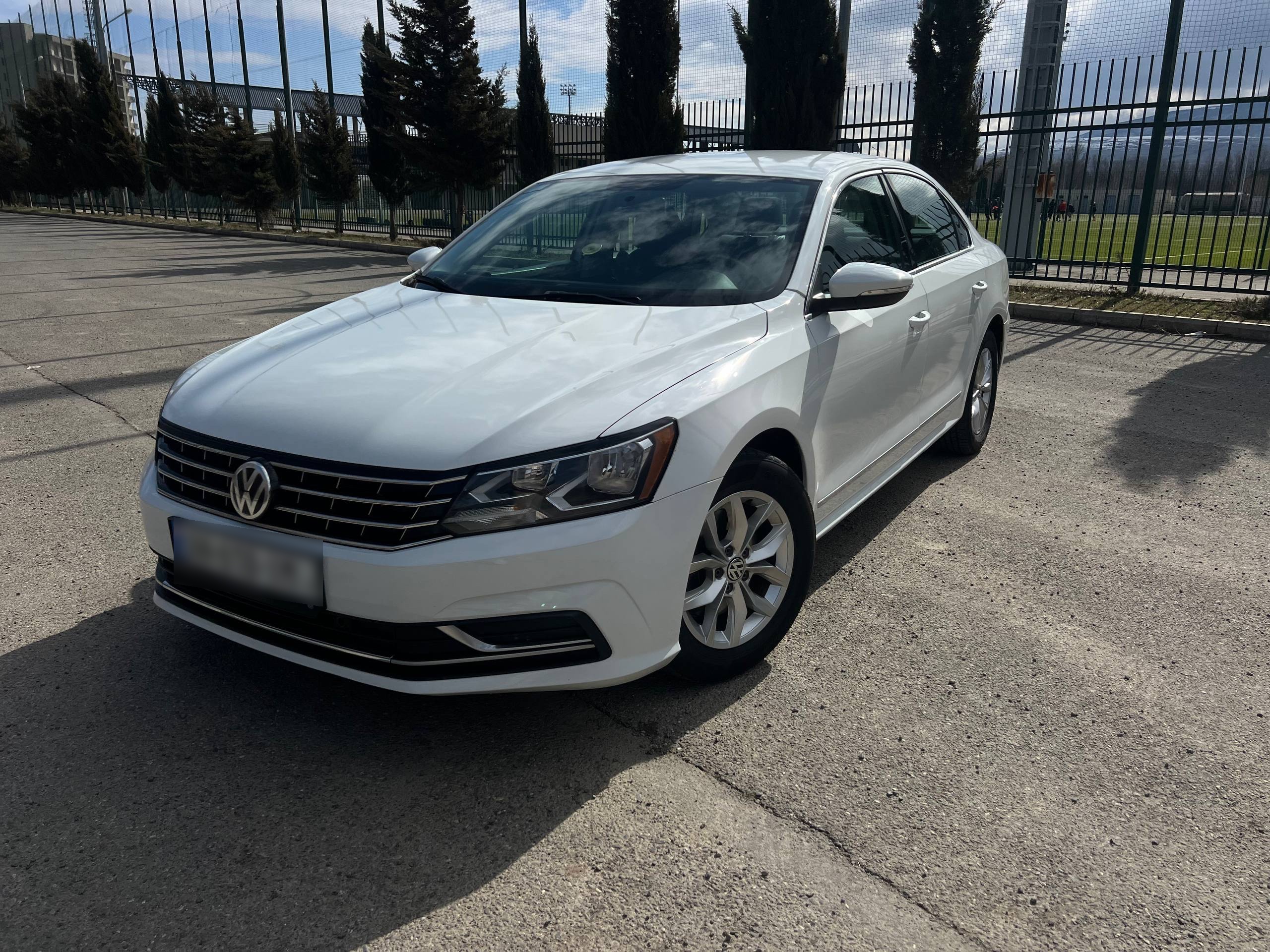 Volkswagen Passat - фото 1