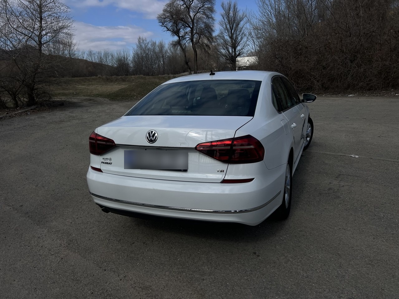 Volkswagen Passat - фото 2