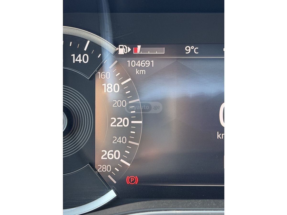 Jaguar F-Pace - фото 8