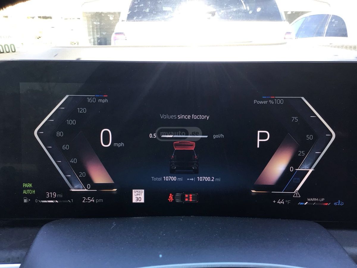 BMW xDrive40i 4dr All Wheel Drive — миниатюра 12