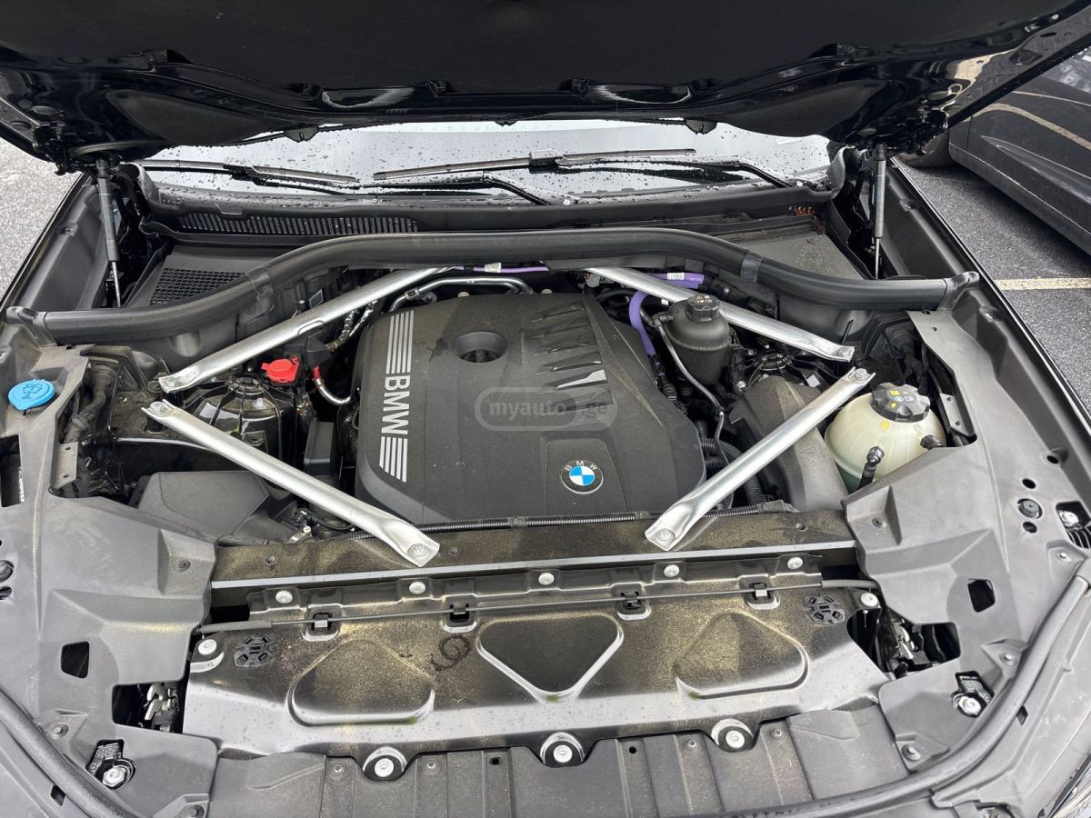 BMW xDrive40i 4dr All Wheel Drive — миниатюра 2