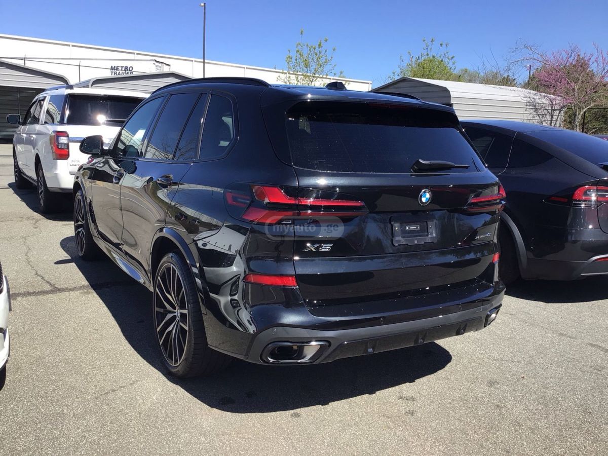 BMW xDrive40i 4dr All Wheel Drive — миниатюра 8