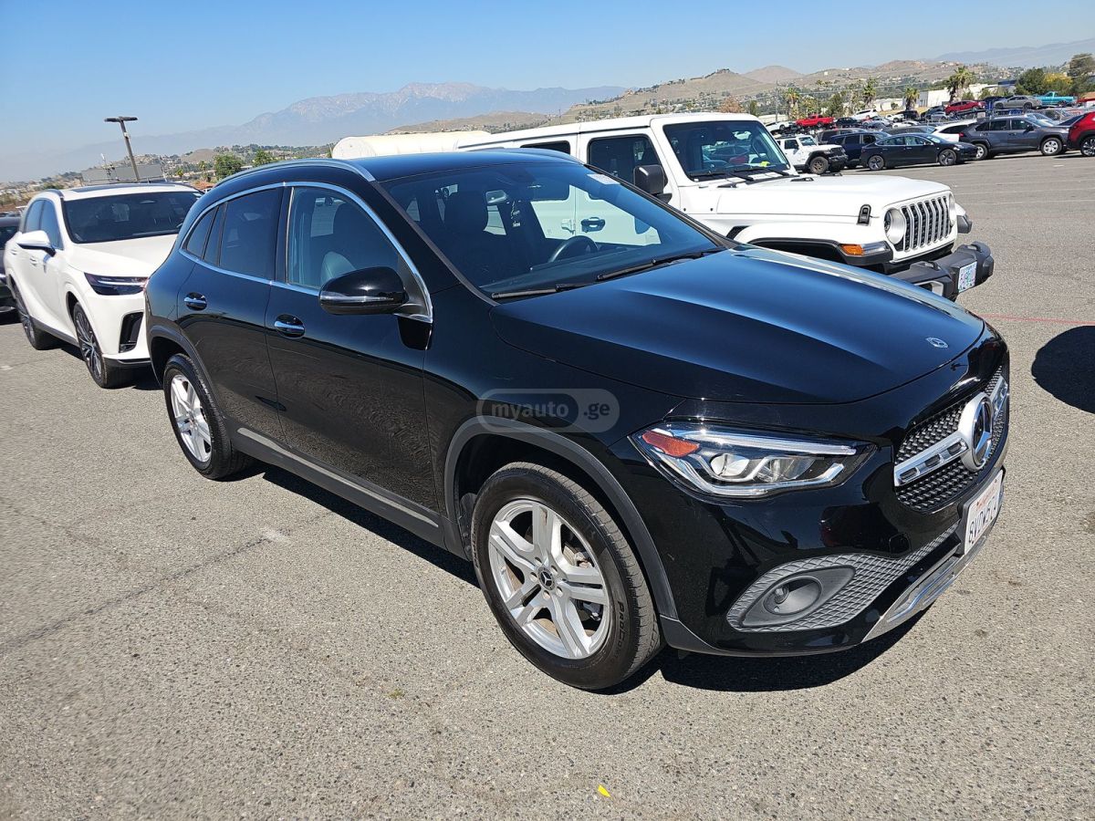 Mercedes-Benz GLA 250 - фото 1
