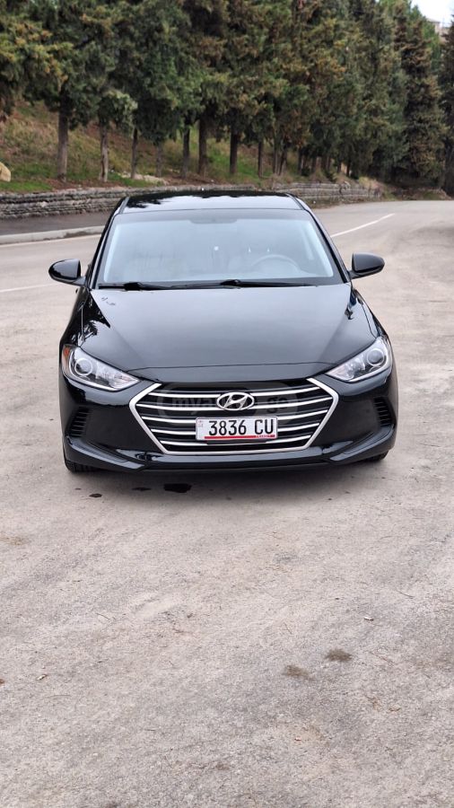 Hyundai Elantra - фото 1