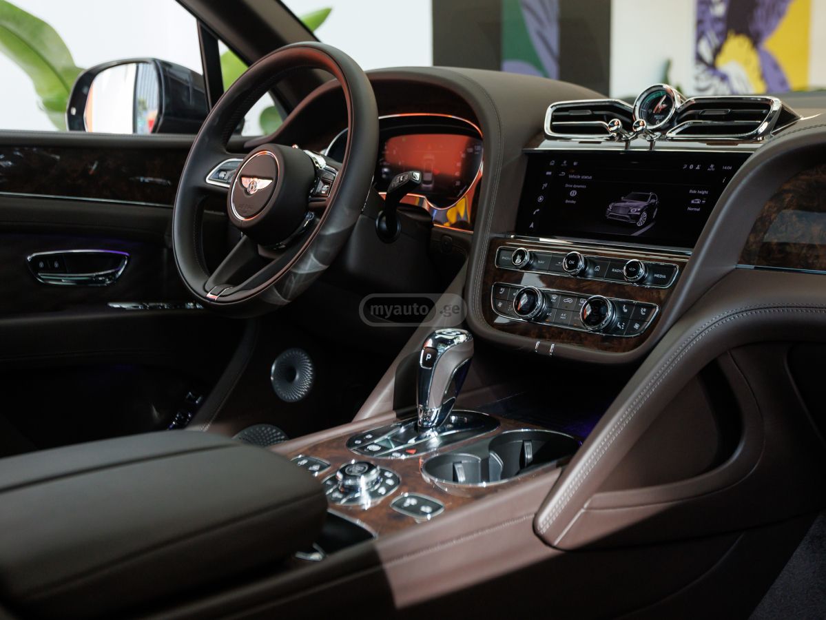 Bentley Bentayga Azure 2025 — миниатюра 11