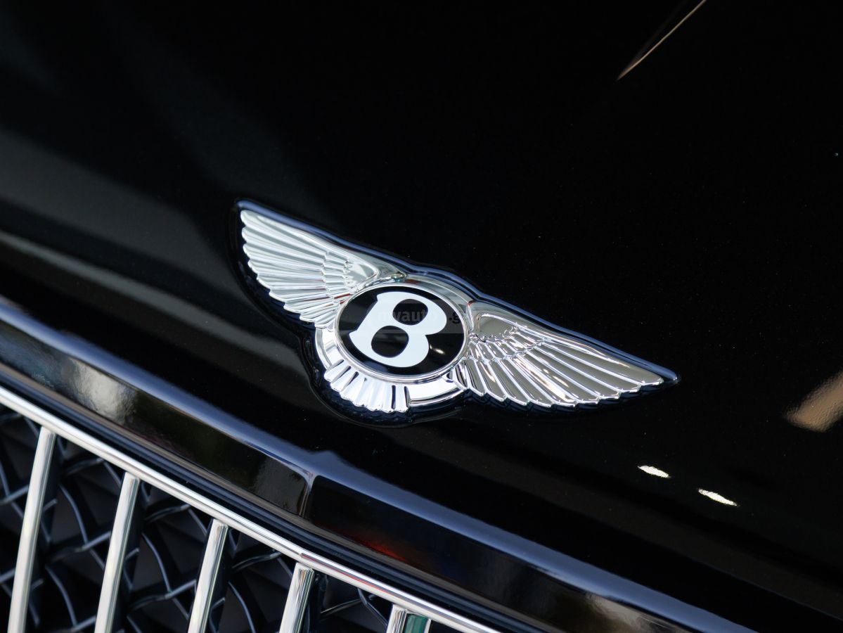 Bentley Bentayga Azure 2025 — миниатюра 5