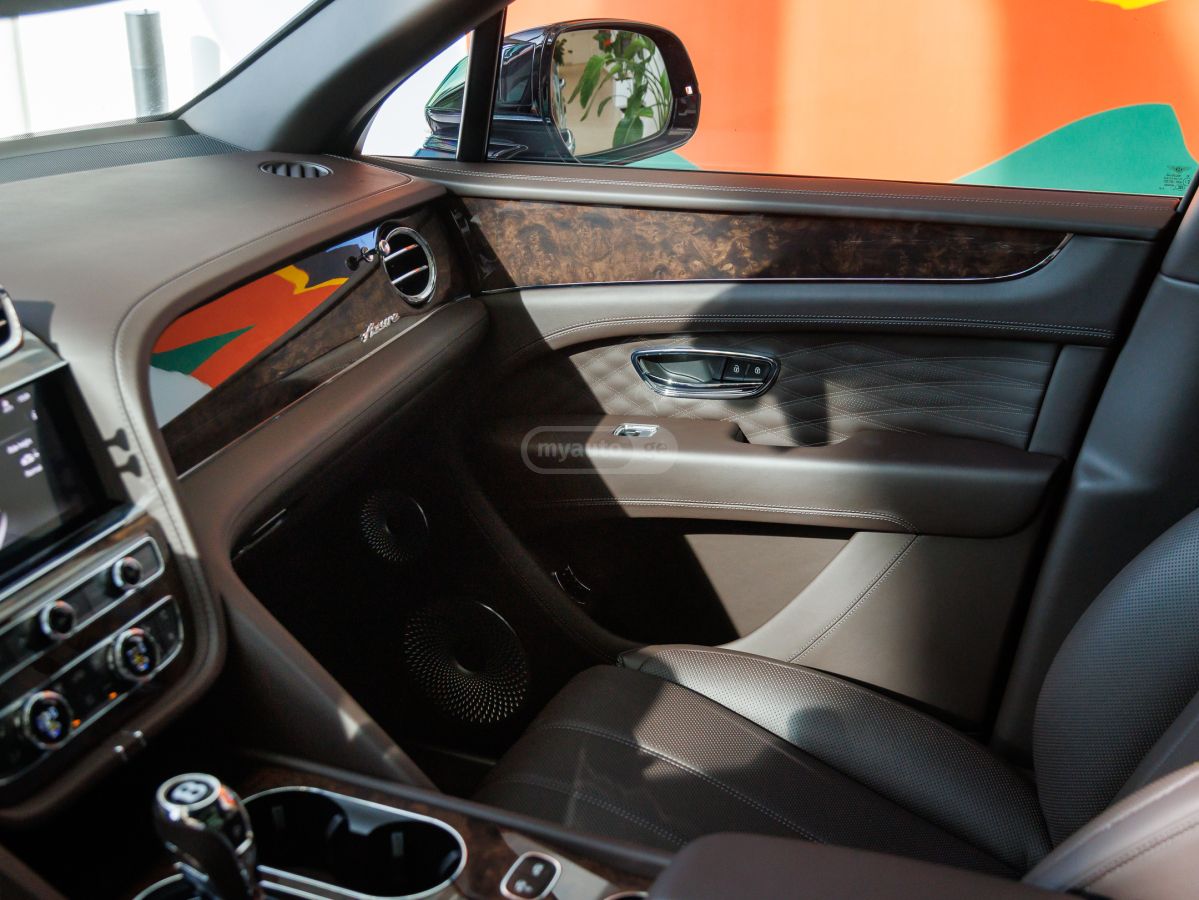 Bentley Bentayga Azure 2025 — миниатюра 8