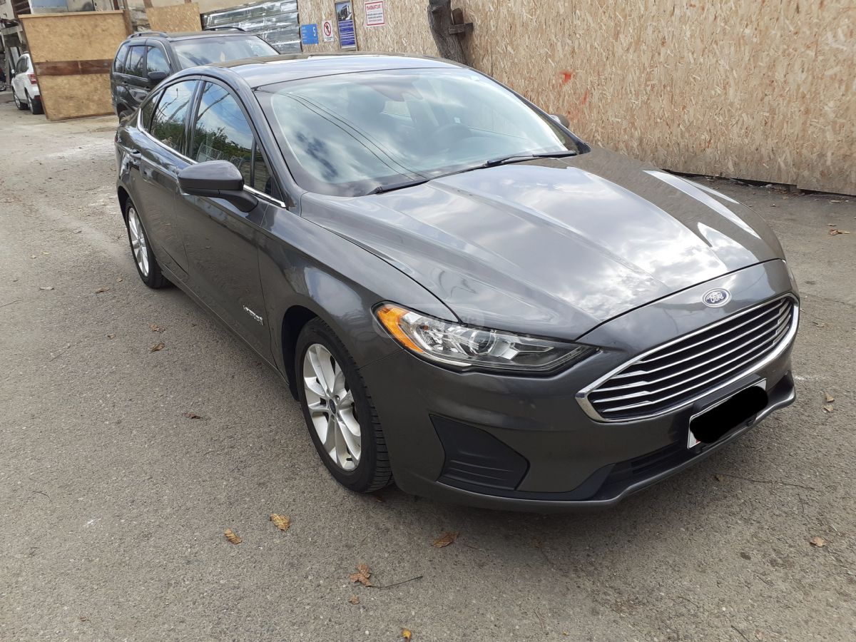 Ford Fusion - фото 1