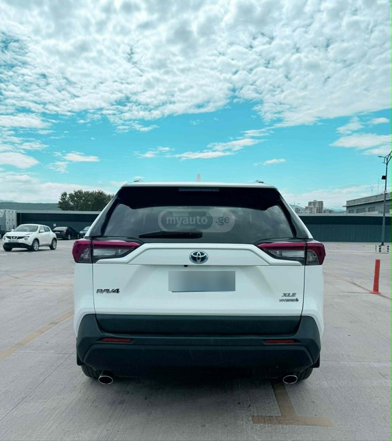 Toyota Rav 4 - фото 3