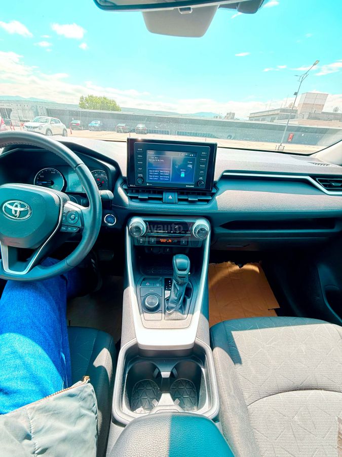 Toyota Rav 4 - фото 6