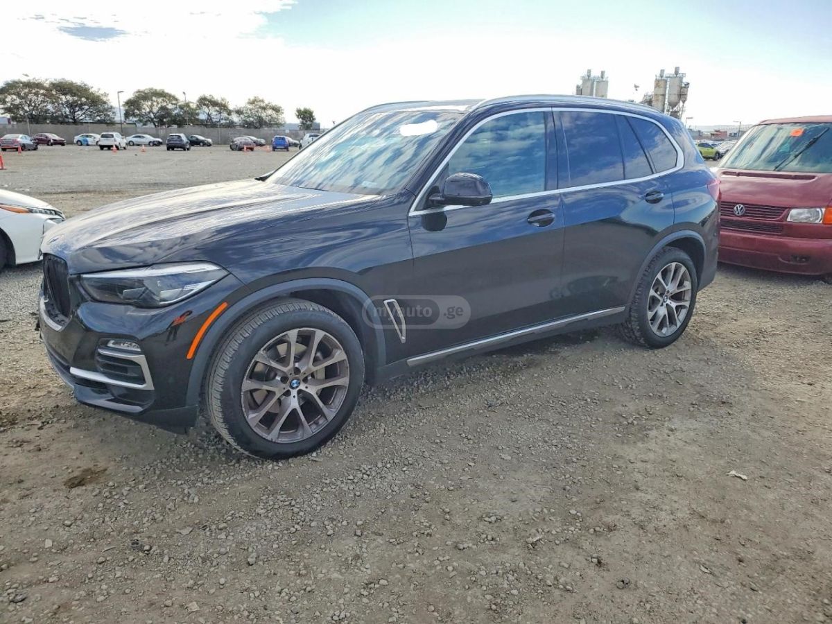 BMW X5 - фото 1